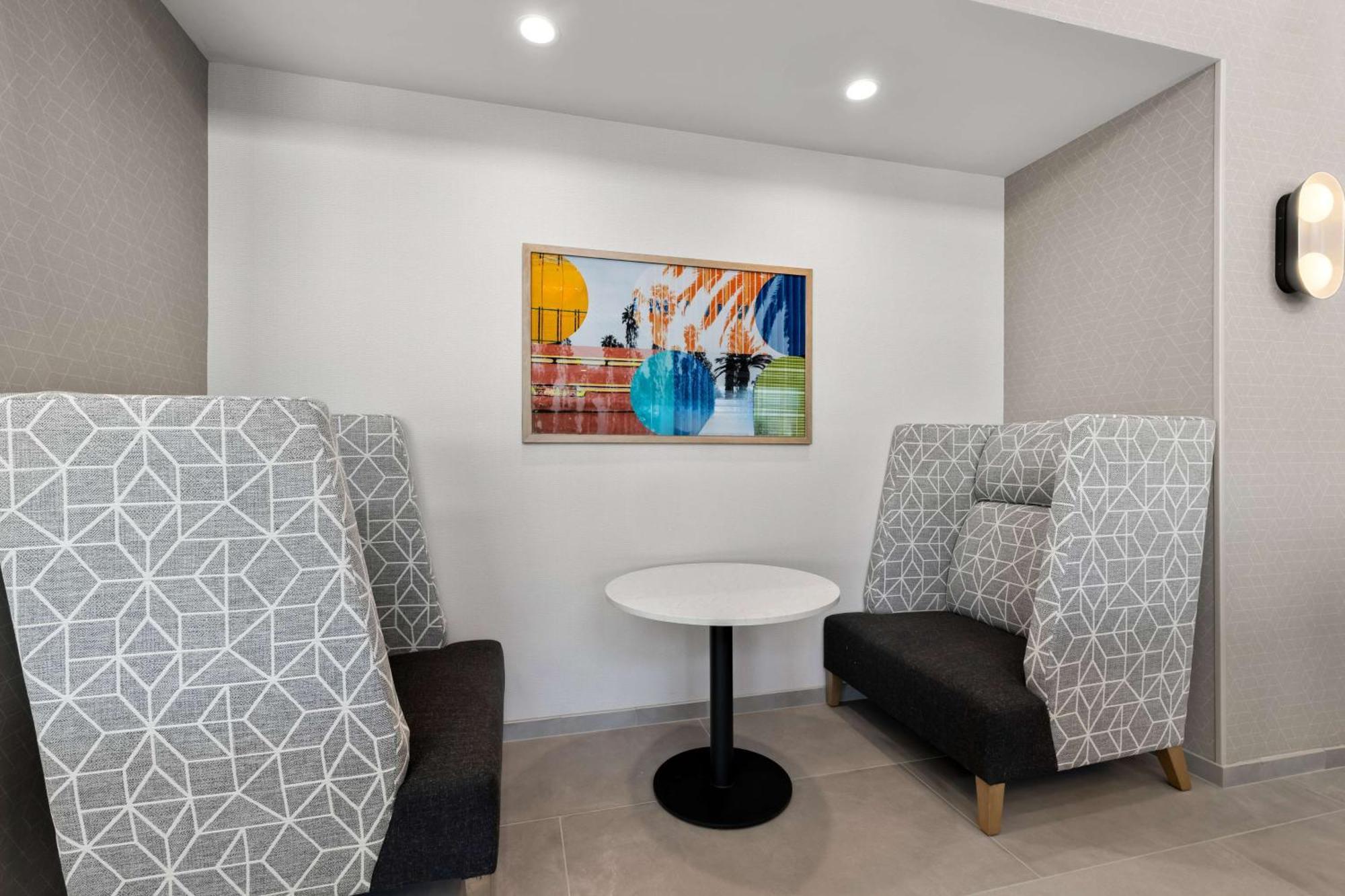 Hampton Inn & Suites Corona, Ca Екстериор снимка