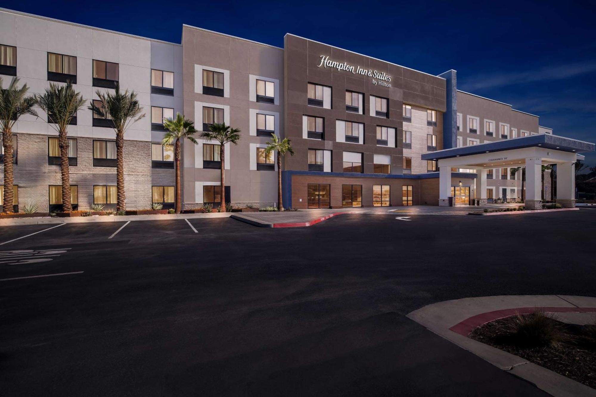 Hampton Inn & Suites Corona, Ca Екстериор снимка