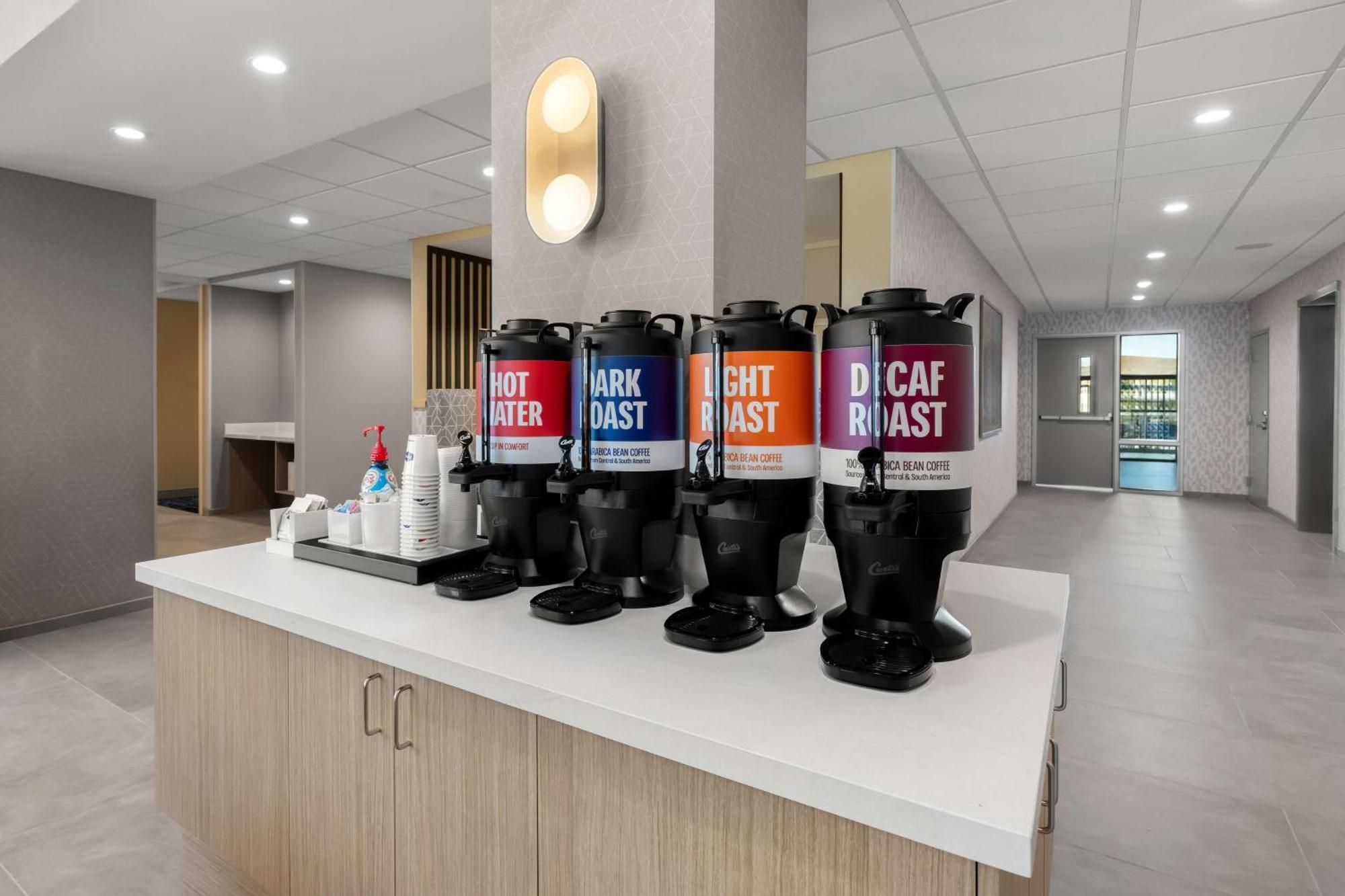 Hampton Inn & Suites Corona, Ca Екстериор снимка