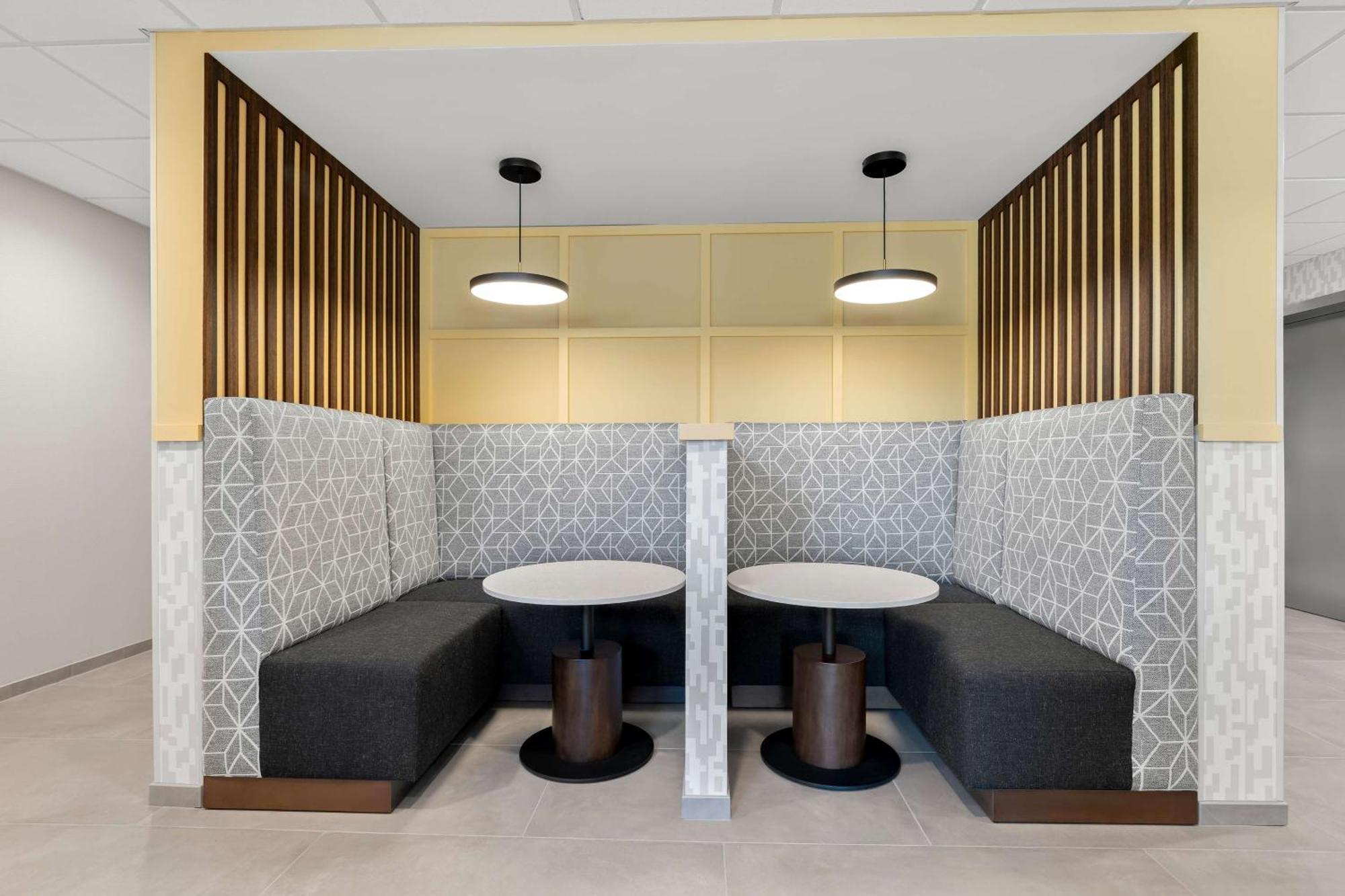 Hampton Inn & Suites Corona, Ca Екстериор снимка
