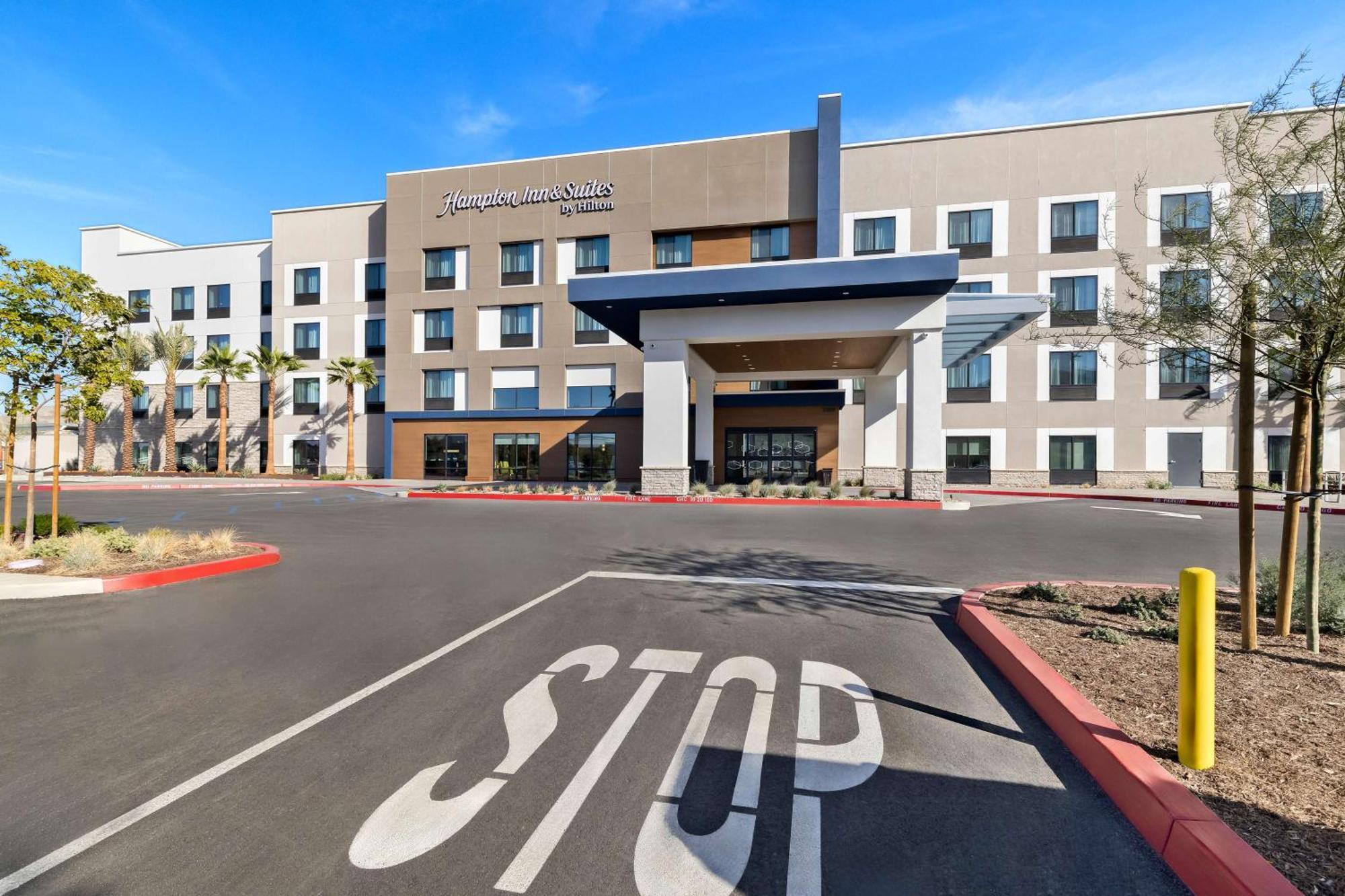 Hampton Inn & Suites Corona, Ca Екстериор снимка